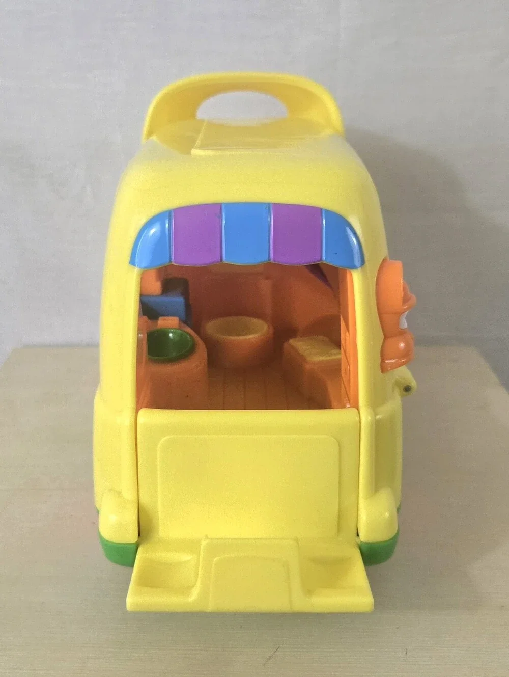 Vintage 2004 Playskool Weebles Weegoaway Yellow Musical Camper RV Van Toy WORKS!